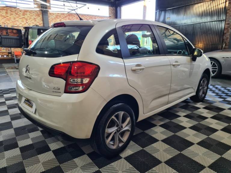 CITROËN - C3 - 2016/2017 - Branca - R$ 46.900,00