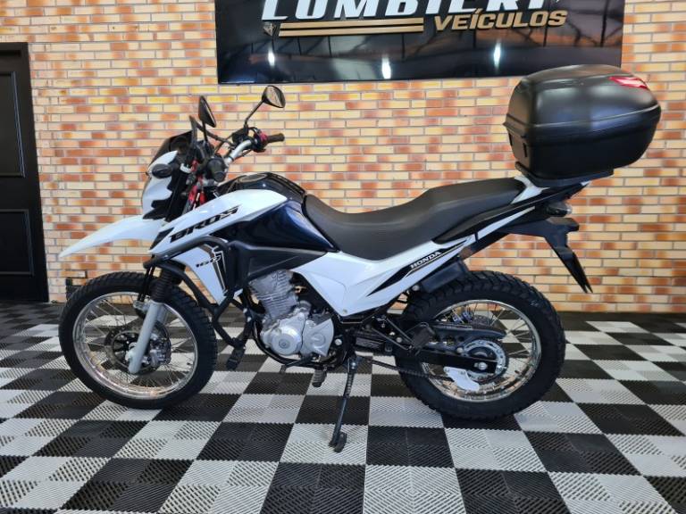 HONDA - NXR 160 - 2021/2022 - Branca - R$ 21.000,00