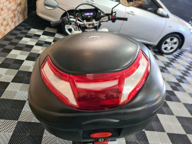 HONDA - NXR 160 - 2021/2022 - Branca - R$ 22.000,00