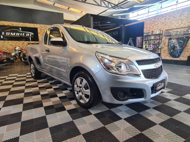 CHEVROLET - MONTANA - 2011/2012 - Prata - R$ 39.900,00