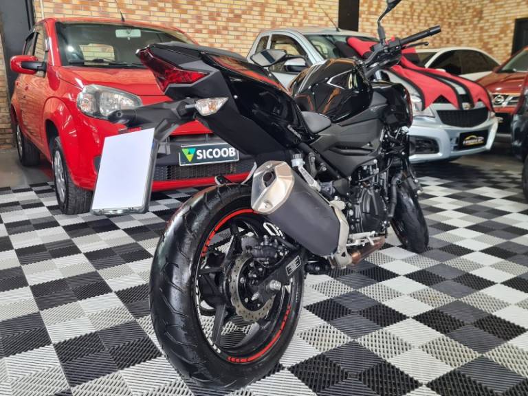 KAWASAKI - Z400 - 2024/2024 - Preta - R$ 33.900,00