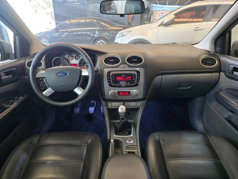 FORD - FOCUS - 2009/2009 - Prata - R$ 39.900,00