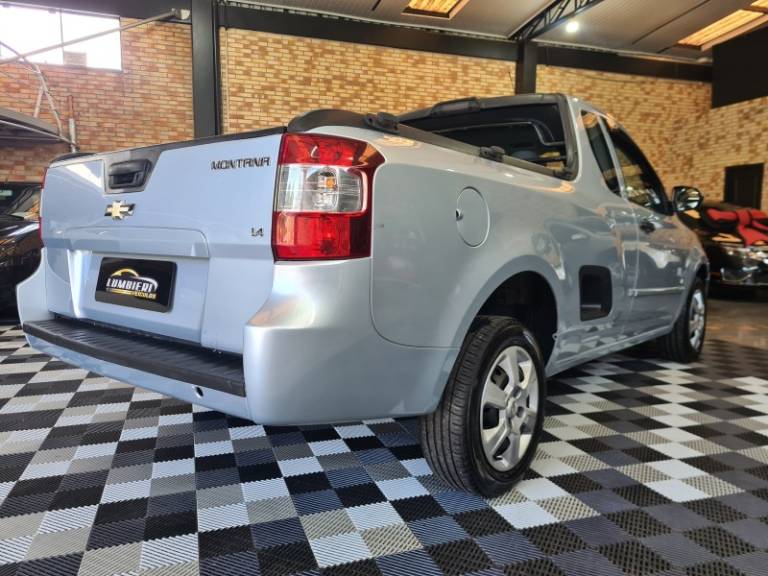 CHEVROLET - MONTANA - 2011/2012 - Prata - R$ 39.900,00