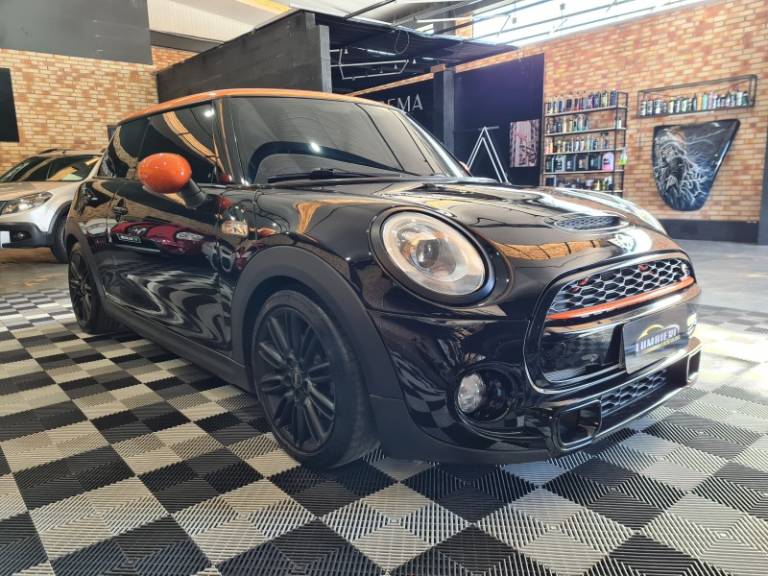 MINI - COOPER - 2016/2017 - Preta - R$ 114.900,00