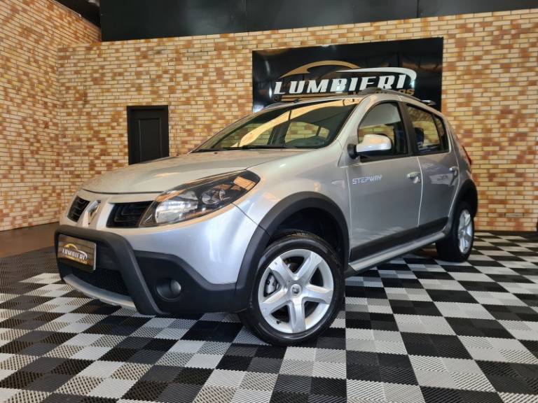 RENAULT - SANDERO - 2008/2009 - Prata - R$ 32.900,00