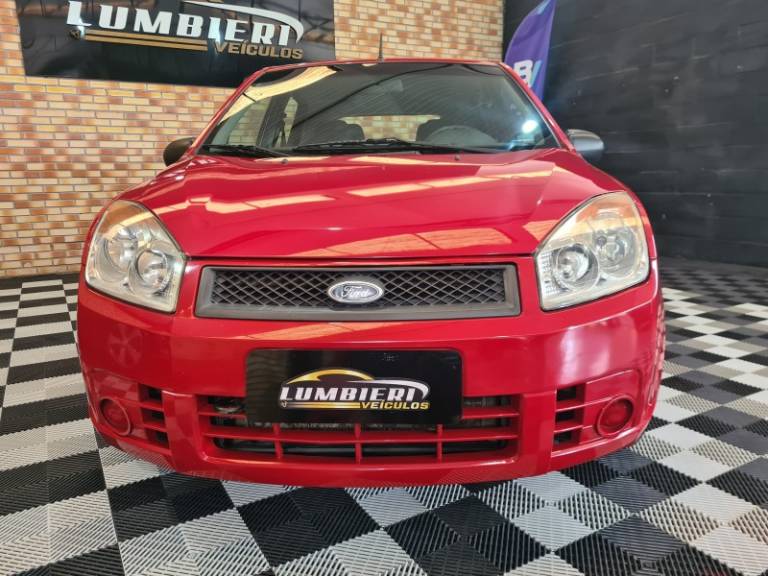 FORD - FIESTA - 2008/2009 - Vermelha - R$ 23.500,00