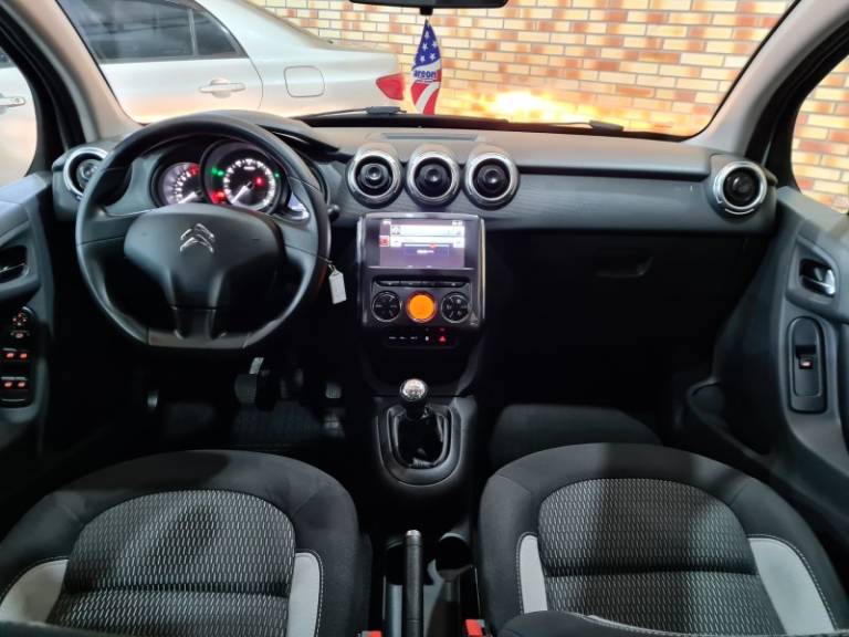 CITROËN - C3 - 2016/2017 - Branca - R$ 46.900,00
