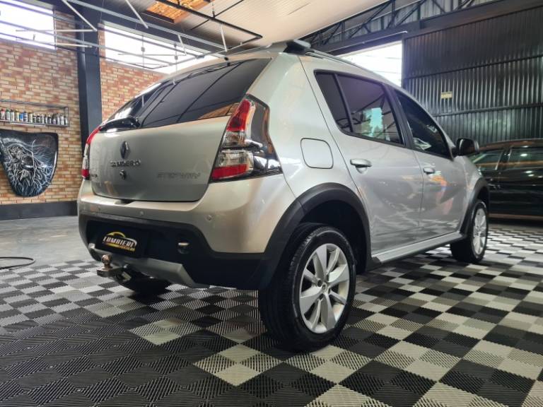 RENAULT - SANDERO - 2012/2013 - Prata - R$ 39.500,00