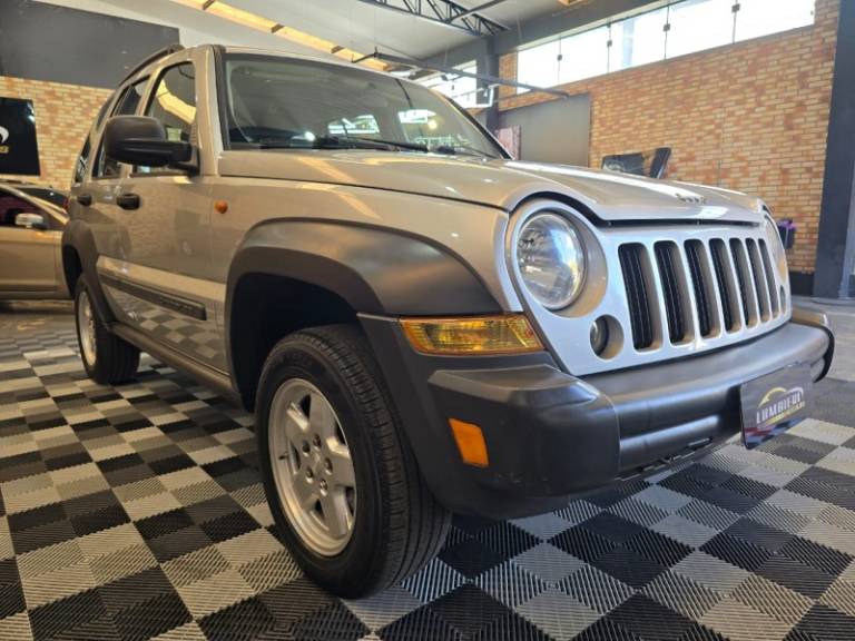 JEEP - CHEROKEE - 2007/2007 - Prata - R$ 55.900,00