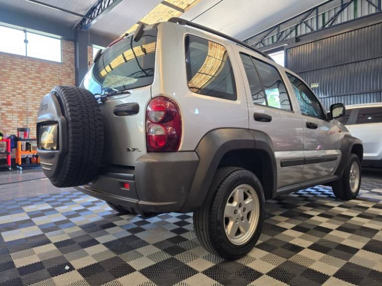 JEEP - CHEROKEE - 2007/2007 - Prata - R$ 55.900,00