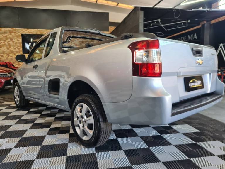 CHEVROLET - MONTANA - 2011/2012 - Prata - R$ 39.900,00