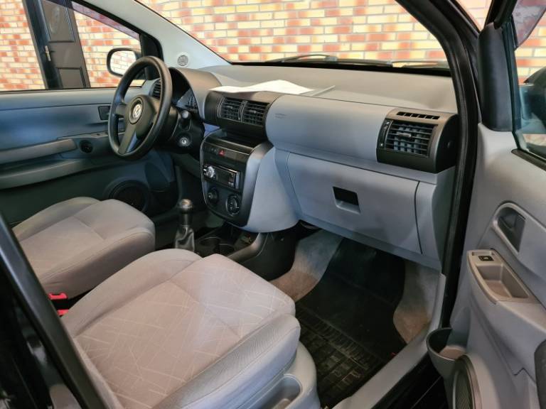 VOLKSWAGEN - SPACEFOX - 2006/2007 - Preta - R$ 32.900,00