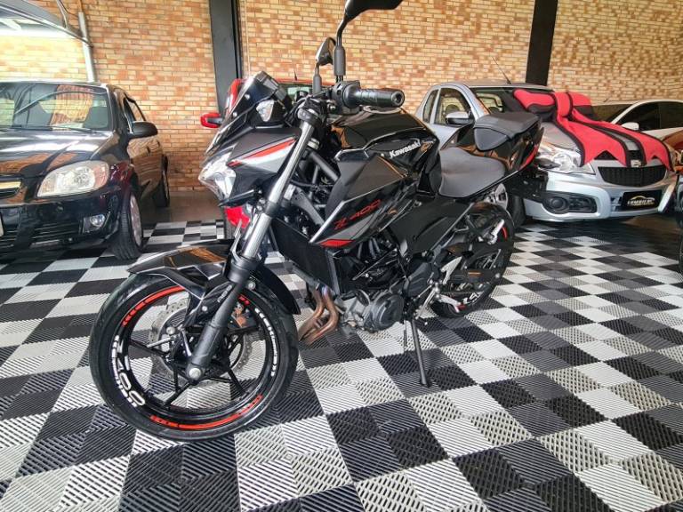 KAWASAKI - Z400 - 2024/2024 - Preta - R$ 33.900,00