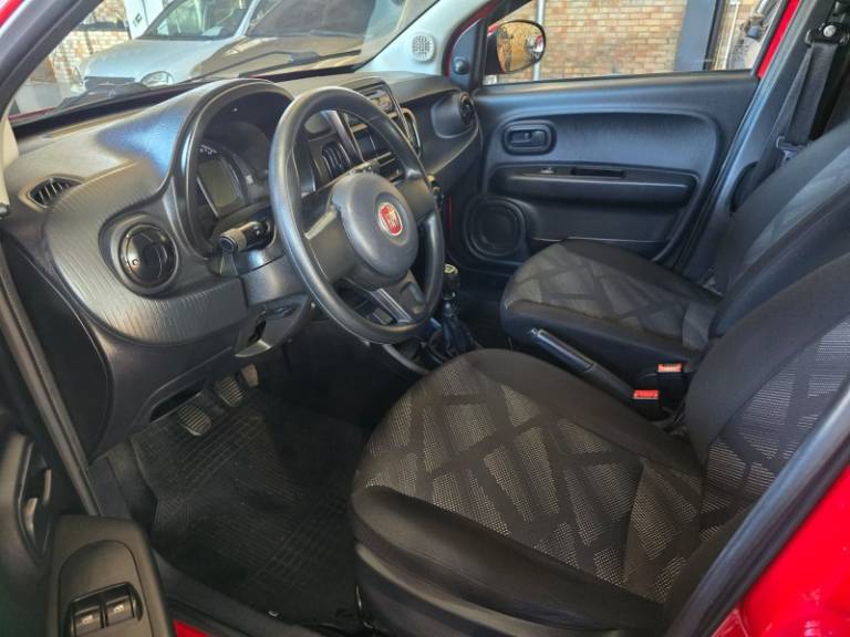 FIAT - MOBI - 2017/2018 - Vermelha - R$ 43.900,00