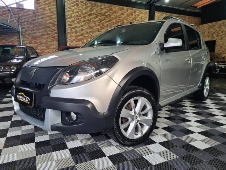 RENAULT - SANDERO - 2012/2013 - Prata - R$ 39.500,00