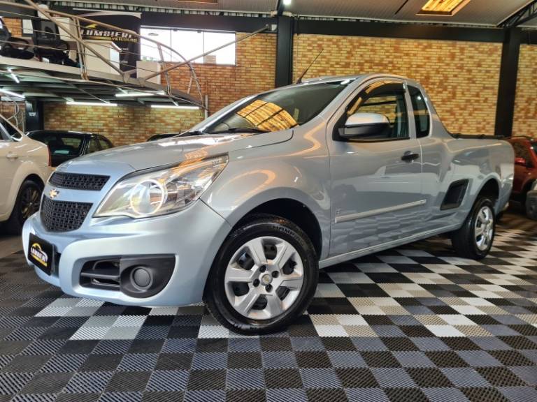 CHEVROLET - MONTANA - 2011/2012 - Prata - R$ 39.900,00