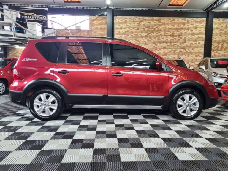 NISSAN - LIVINA - 2011/2012 - Vermelha - R$ 38.900,00