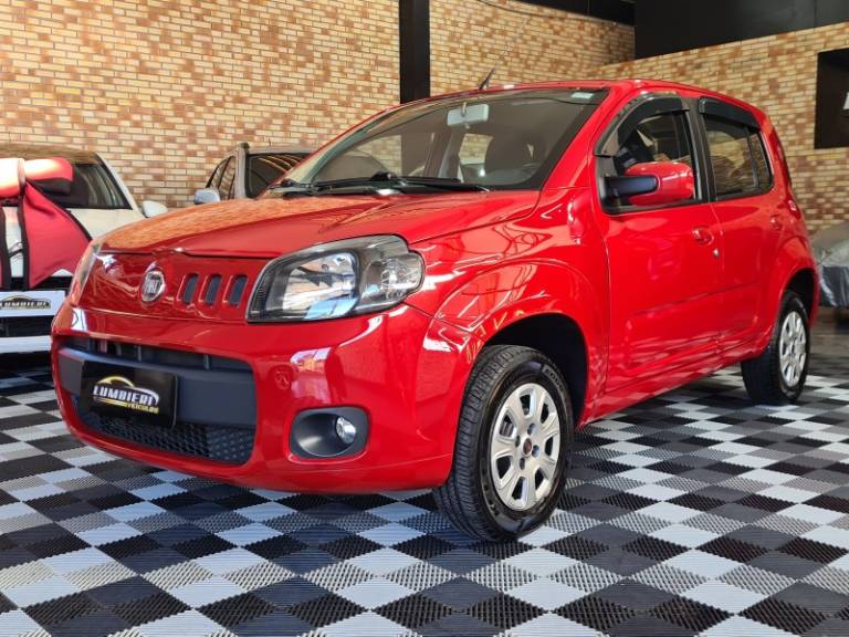 FIAT - UNO - 2011/2012 - Vermelha - R$ 29.900,00