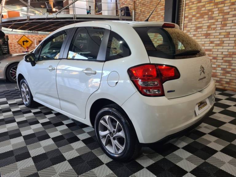 CITROËN - C3 - 2016/2017 - Branca - R$ 46.900,00