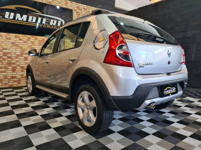 RENAULT - SANDERO - 2008/2009 - Prata - R$ 32.900,00