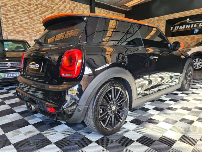 MINI - COOPER - 2016/2017 - Preta - R$ 114.900,00