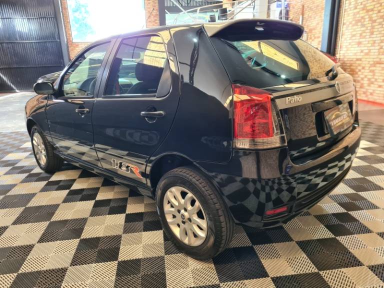 FIAT - PALIO - 2006/2007 - Preta - R$ 35.900,00