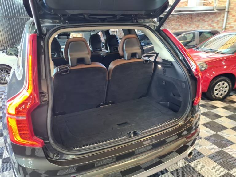 VOLVO - XC90 - 2018/2018 - Cinza - R$ 189.900,00
