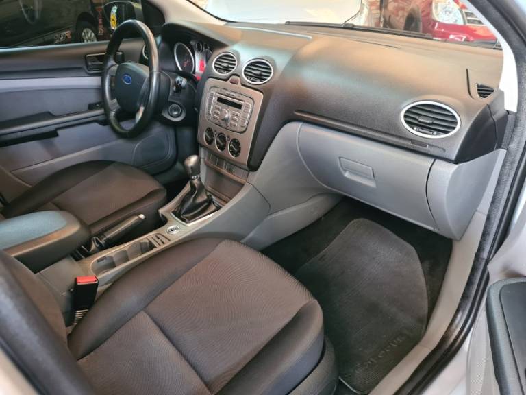 FORD - FOCUS - 2013/2013 - Prata - R$ 47.500,00