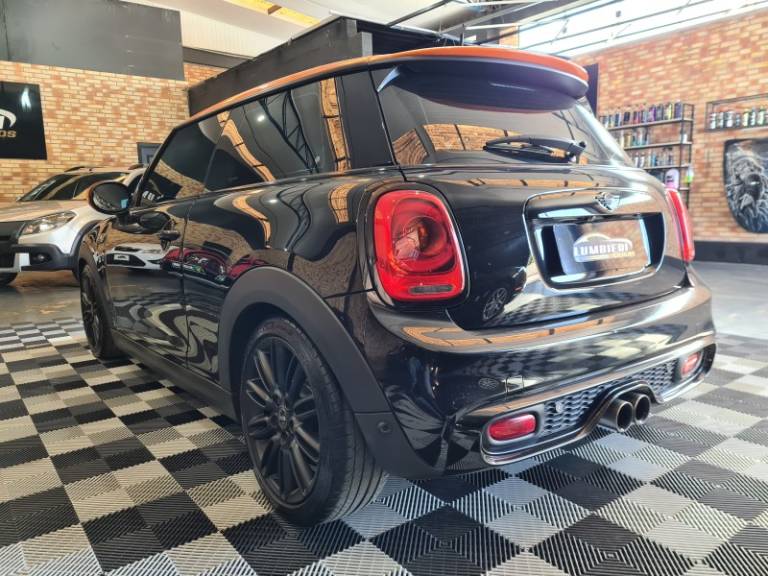 MINI - COOPER - 2016/2017 - Preta - R$ 114.900,00