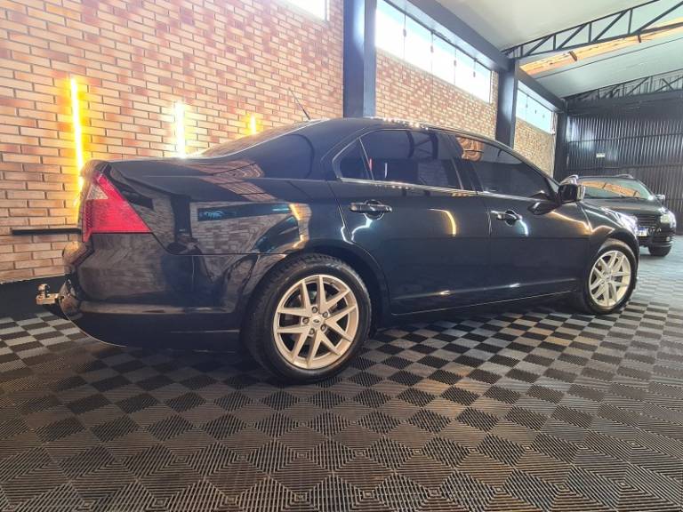 FORD - FUSION - 2009/2010 - Preta - R$ 54.500,00