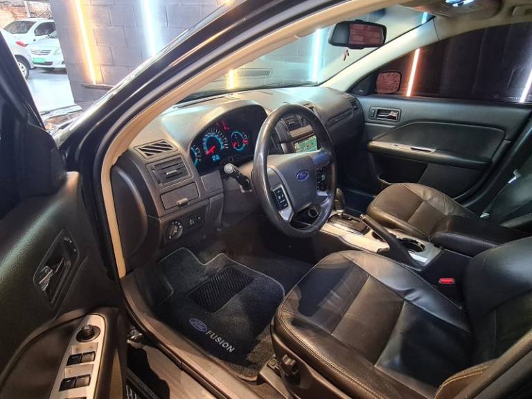 FORD - FUSION - 2009/2010 - Preta - R$ 54.500,00