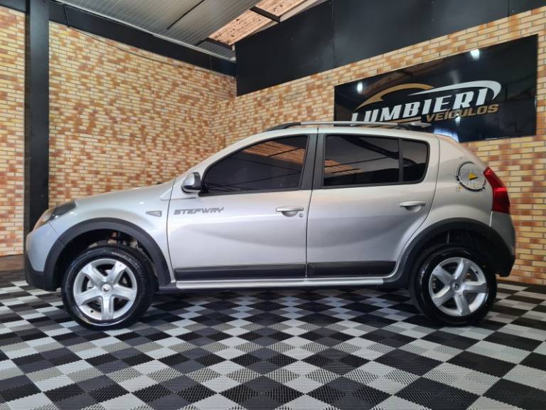 RENAULT - SANDERO - 2008/2009 - Prata - R$ 36.500,00