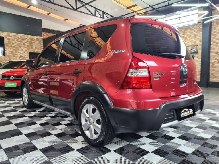 NISSAN - LIVINA - 2011/2012 - Vermelha - R$ 38.900,00