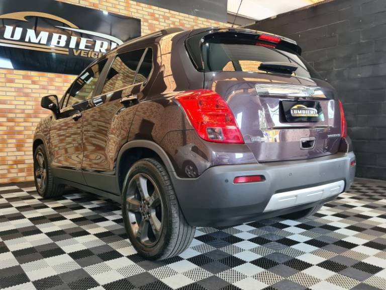 CHEVROLET - TRACKER - 2015/2016 - Roxa - R$ 78.000,00