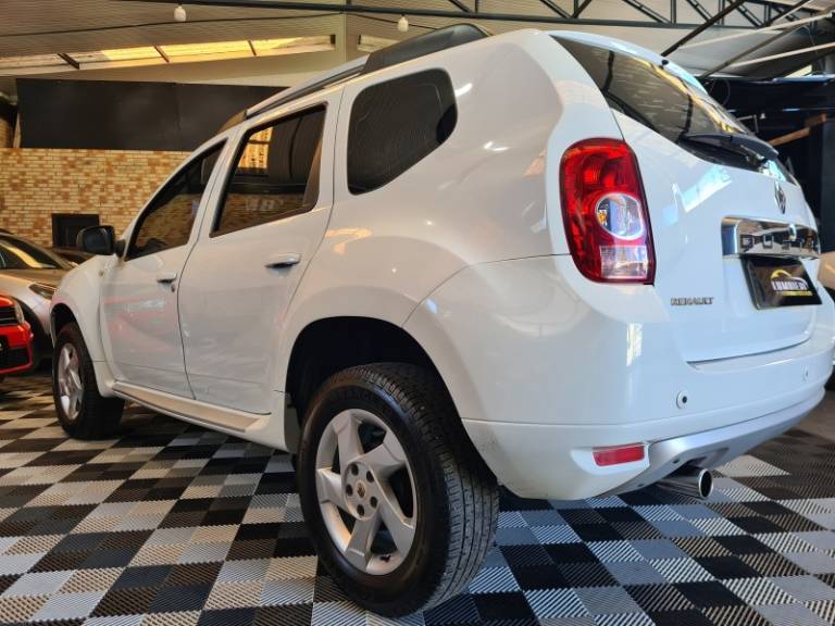 RENAULT - DUSTER - 2012/2013 - Branca - R$ 46.900,00