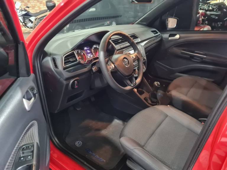 VOLKSWAGEN - GOL - 2017/2018 - Vermelha - R$ 51.900,00