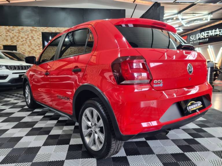 VOLKSWAGEN - GOL - 2017/2018 - Vermelha - R$ 51.900,00