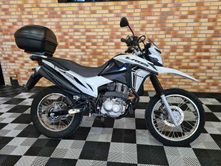 HONDA - NXR 160 - 2021/2022 - Branca - R$ 21.000,00