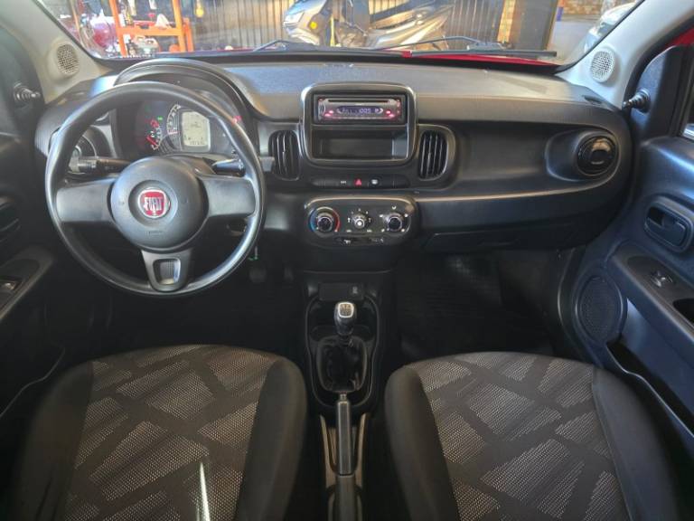 FIAT - MOBI - 2017/2018 - Vermelha - R$ 43.900,00