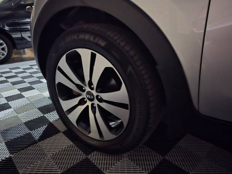 KIA MOTORS - SPORTAGE - 2013/2014 - Prata - R$ 77.900,00