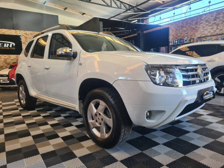 RENAULT - DUSTER - 2012/2013 - Branca - R$ 46.900,00