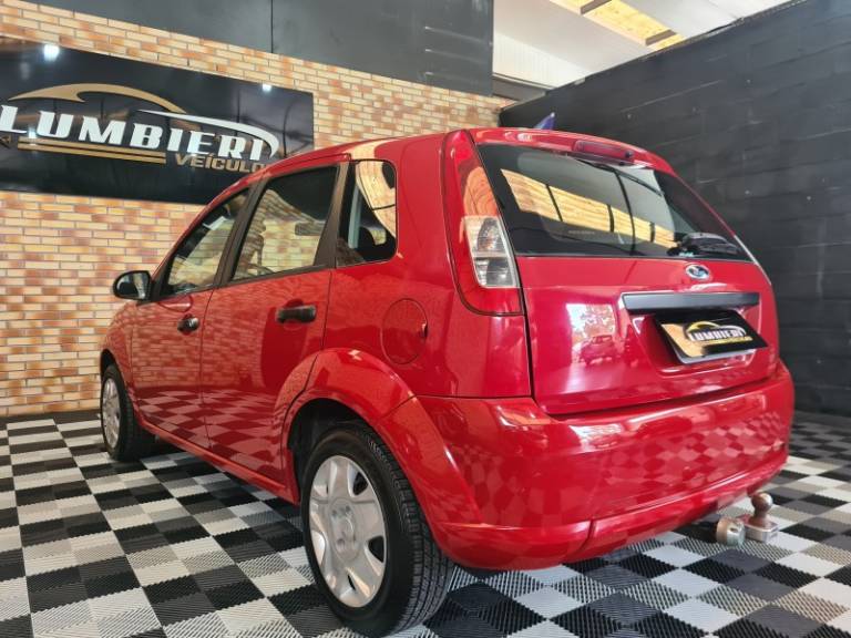 FORD - FIESTA - 2008/2009 - Vermelha - R$ 23.500,00