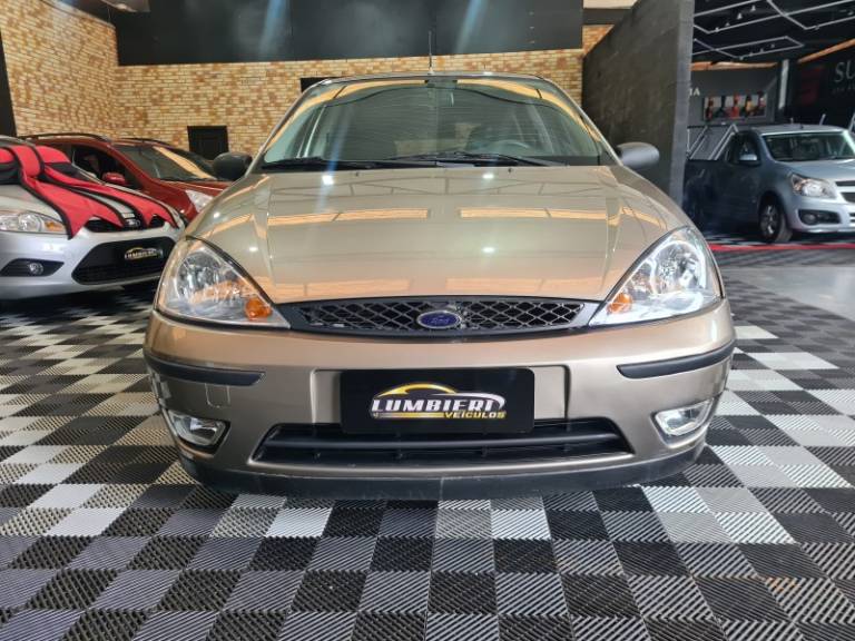 FORD - FOCUS - 2008/2008 - Prata - R$ 27.900,00