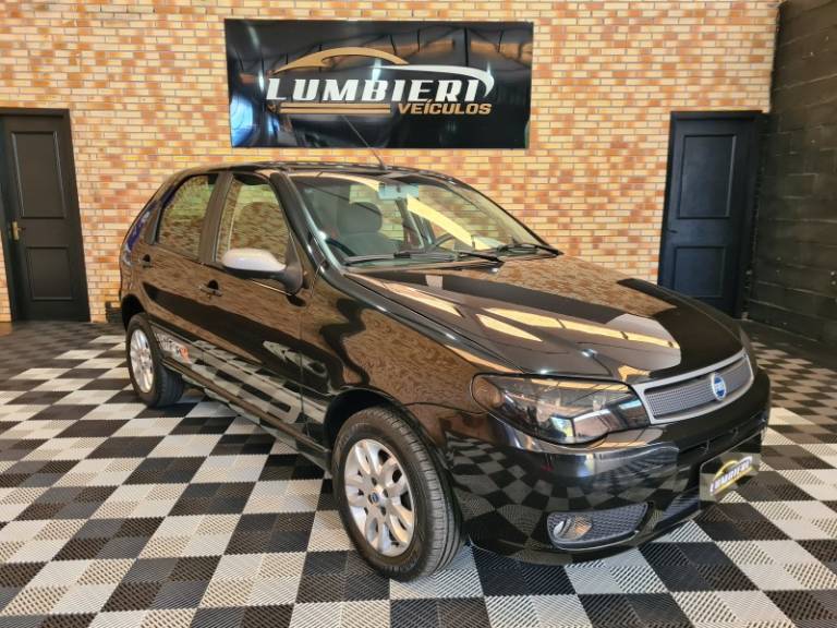FIAT - PALIO - 2006/2007 - Preta - R$ 35.900,00