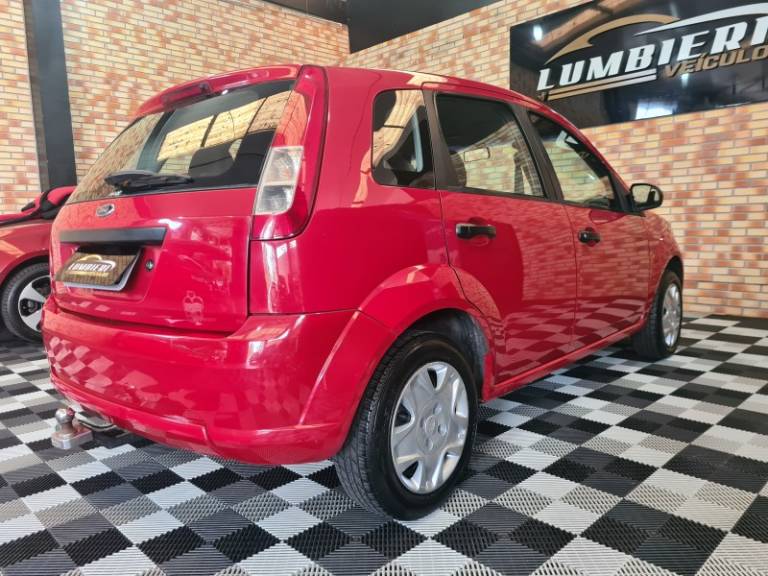 FORD - FIESTA - 2008/2009 - Vermelha - R$ 23.500,00