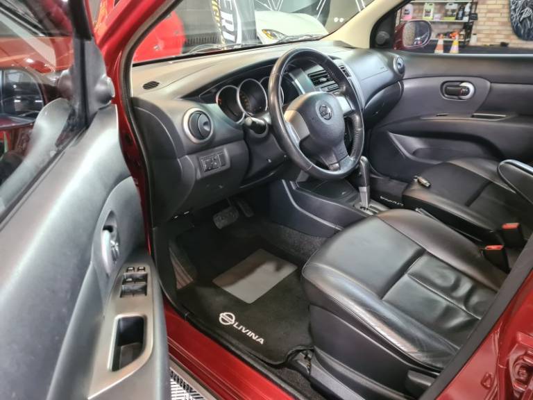 NISSAN - LIVINA - 2011/2012 - Vermelha - R$ 38.900,00