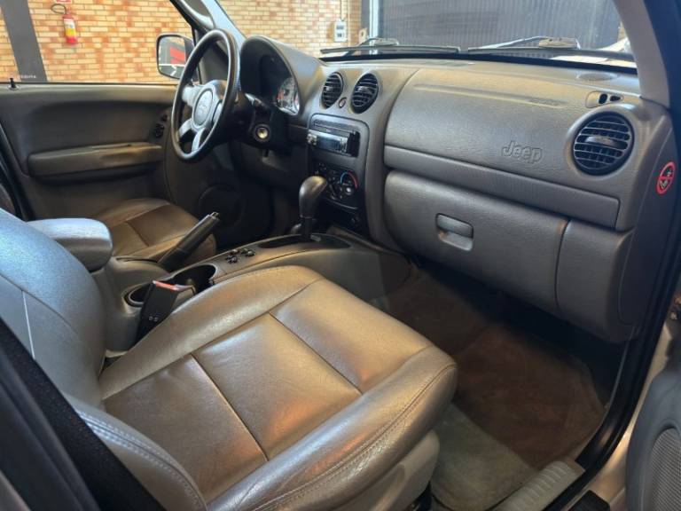 JEEP - CHEROKEE - 2007/2007 - Prata - R$ 55.900,00