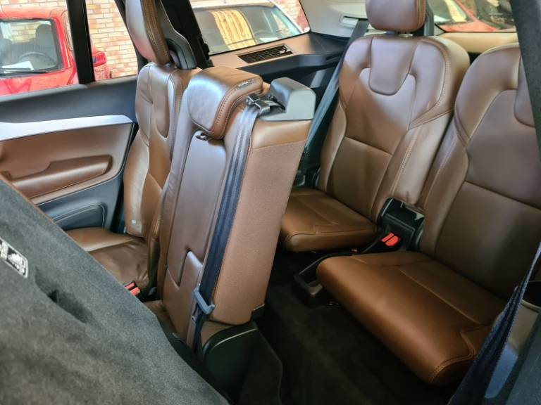 VOLVO - XC90 - 2018/2018 - Cinza - R$ 189.900,00