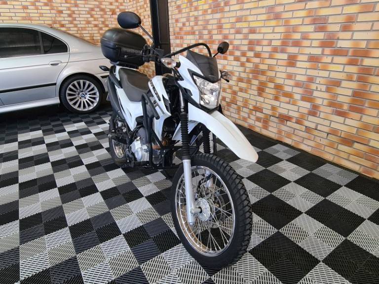 HONDA - NXR 160 - 2021/2022 - Branca - R$ 21.000,00