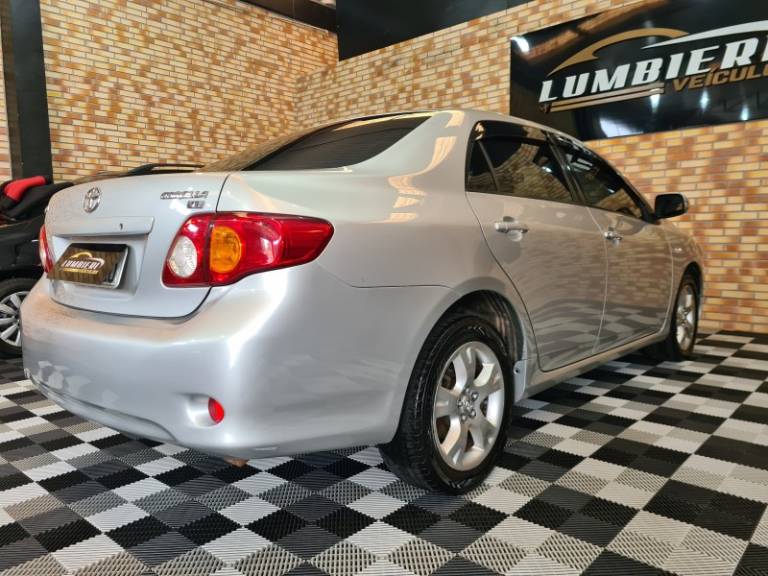 TOYOTA - COROLLA - 2008/2009 - Prata - R$ 53.900,00